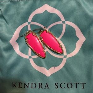 KENDRA SCOTT - BRIGHT PINK