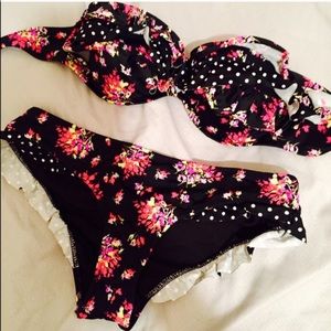 FINAL PRICE💖VS CHEEKY BIKINI💖