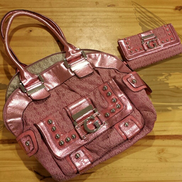 Guess purse with matching wallet