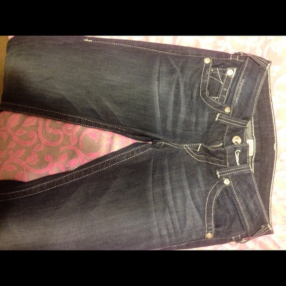 Dark wash True Religion Jeans! GOOD CONDITION!