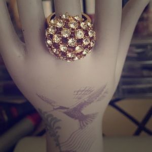 🎀 Ann Taylor Loft Gold Rhinestone Ring!