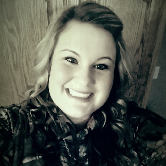 Meet your Posher, Monica