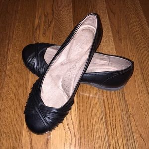 Natural Soul flats, Black size 8.5