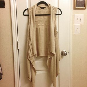 BCBGMAXAZRIA Sweater Vest \\ Size Medium