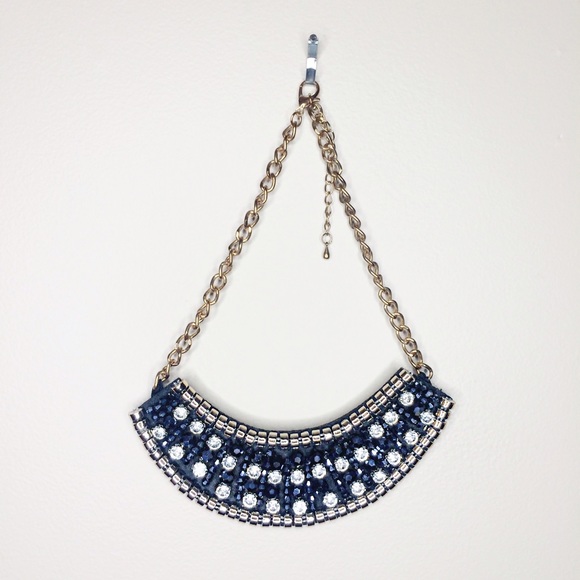 🚫RES4@MEGSBS $5 SALE - BIB NECKLACE - Picture 1 of 3