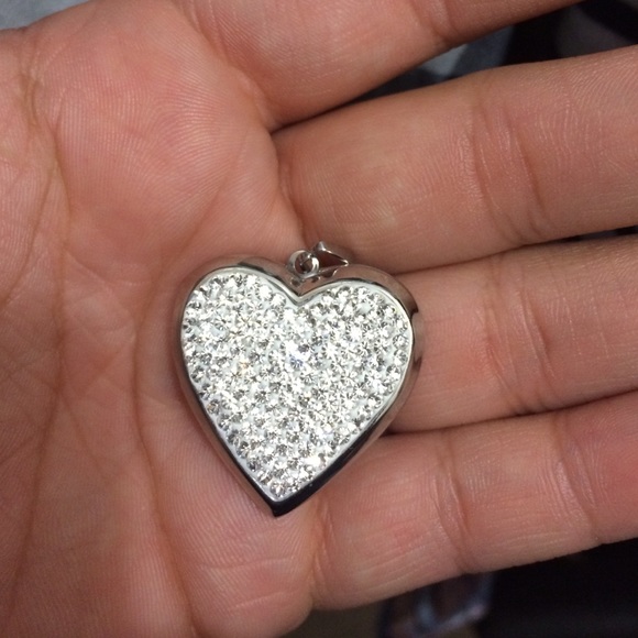 Silver heart locket (not Pandora: just want views)