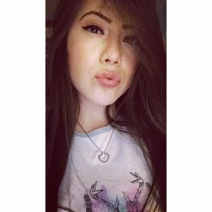 Meet your Posher, Damaris