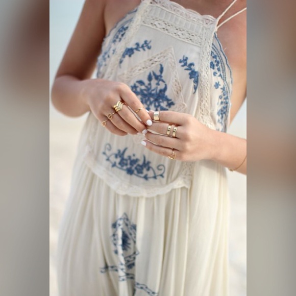 SOLD🎉🎉 Free People cream Embroidered Dress SMALL - Picture 1 of 4