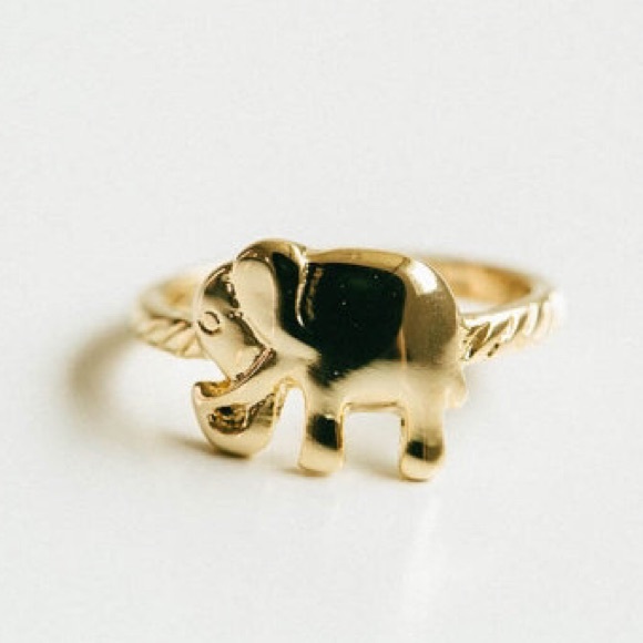 Boutique Jewelry - Adorable elephant ring