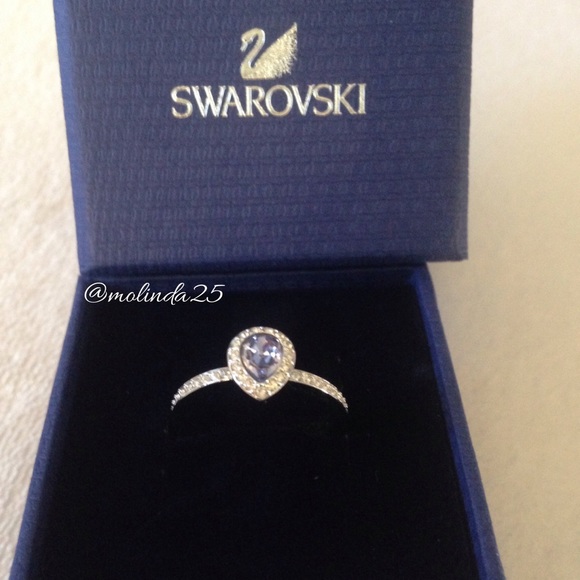 Swarovski Jewelry - 🎉FINAL PRICE 🎉🌸Swarovski Ring