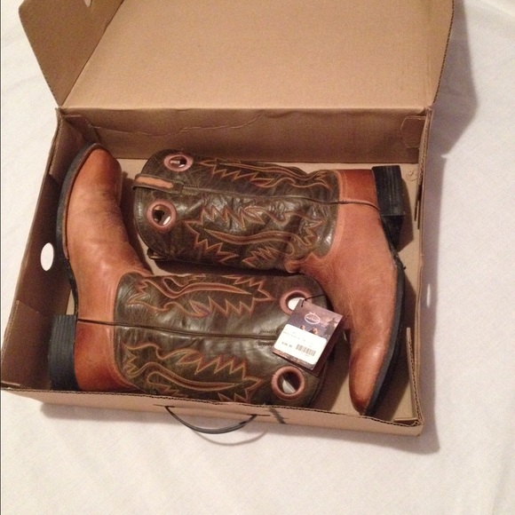 Men's boots size 13. Brand new never worn