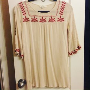 Umgee Embroidered Tunic // Size Small