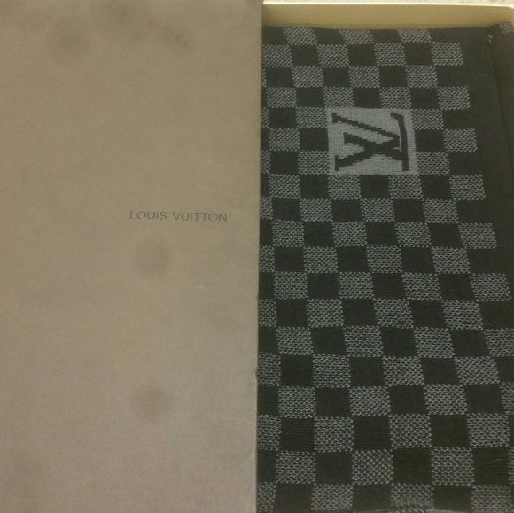 Louis vuitton scarf