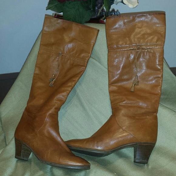 VINTAGE GUCCI LEATHER BOOTS