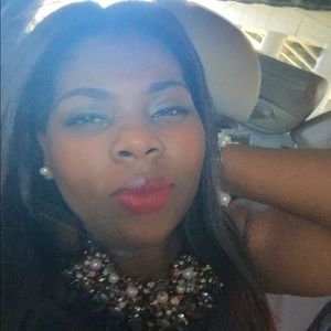 Meet your Posher, Cambria