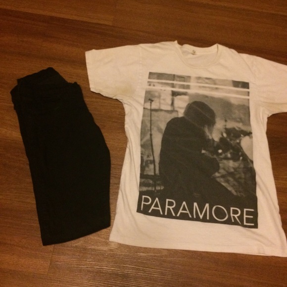 Paramore Band Tee