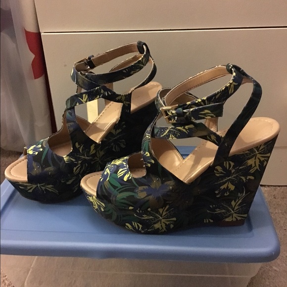 Zara wedge sandal