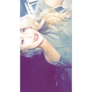 Meet your Posher, Tania