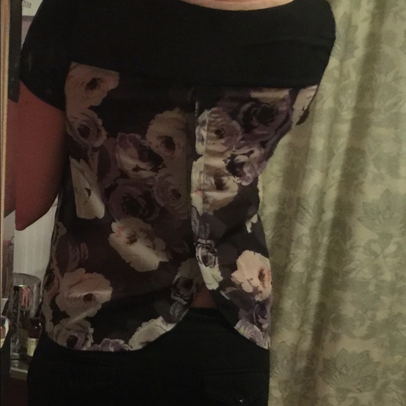 Top - Picture 2 of 2