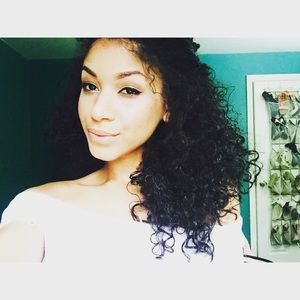 Meet your Posher, Janeth