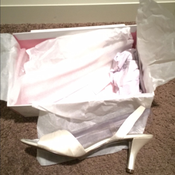 Beautiful shoes never worn still in box