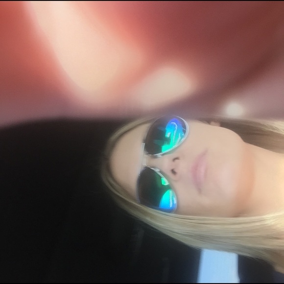 Meet your Posher, Jessica - Picture 1 of 1