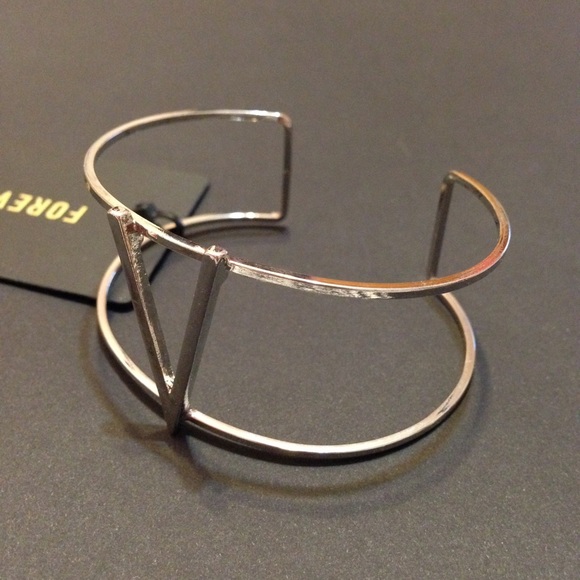 Silver Chevron Bracelet - Picture 4 of 4