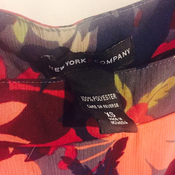 NWOT NY&CO BLOUSE 🌺 OFFERS WELCOME! - Picture 3 of 4
