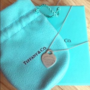 Tiffany necklace.