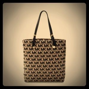 Michael Kors jet set tote 💯% AUTHENTIC