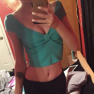 Cute aqua bow crop top!