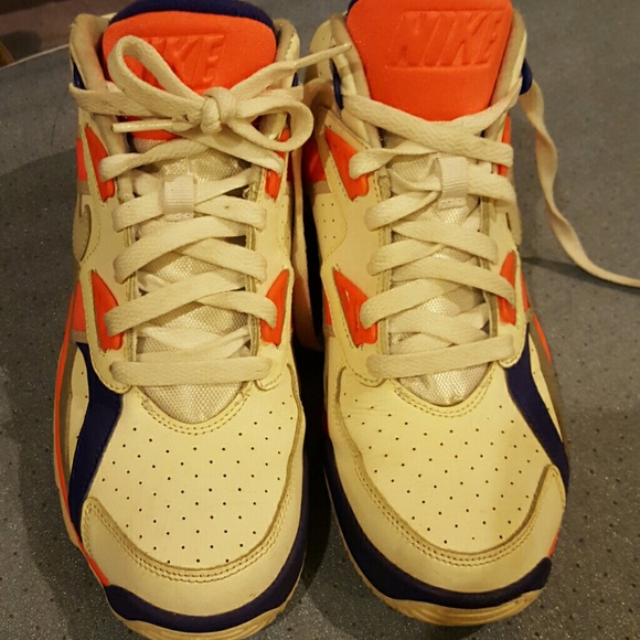 Nike - Picture 2 of 4