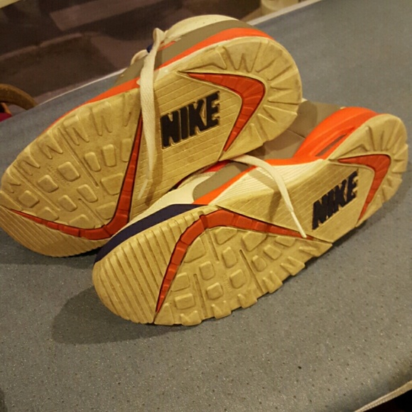 Nike - Picture 3 of 4