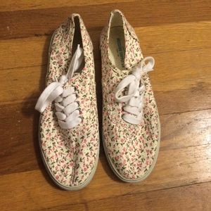 Size 6 floral shoes