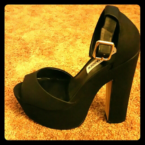 Black leather playform