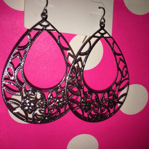 Hoop Earring - Picture 2 of 3