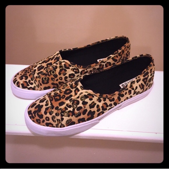 Leopard Slide Tennies