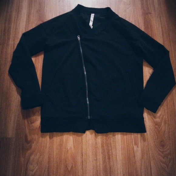 📌Sold📌Lululemon Mula Bundle - Picture 4 of 4