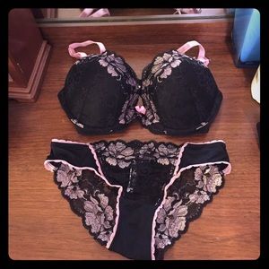 Push-up bra 34 D cheeky panty size small