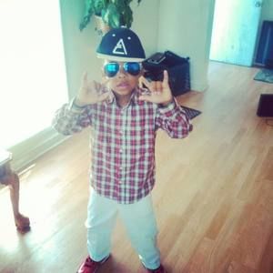 Meet your Posher, Mickey