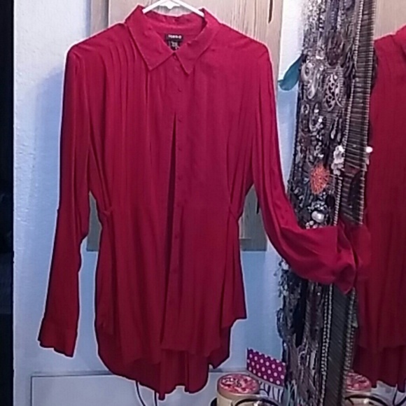 Torrid Tops - NWOT Torrid Bright Red Top