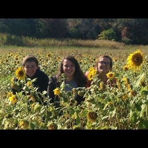 Meet your Posher, Laura