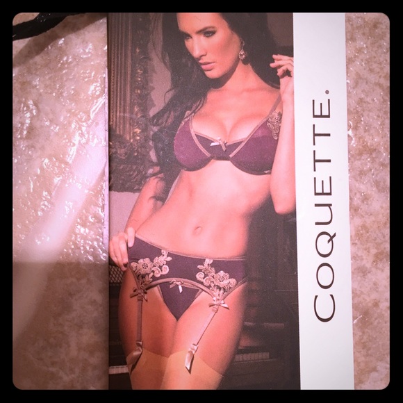 Strappy & Sexy Coquette garter & bra set/lot