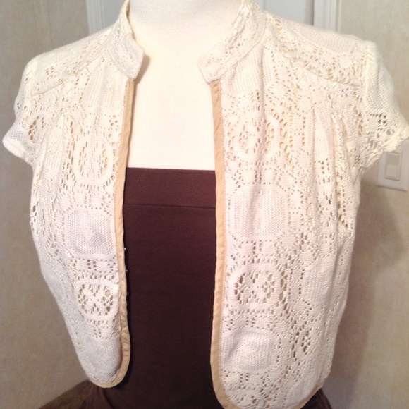 Gorgeous Cream Cropped Pullover Jacket - Picture 4 of 4