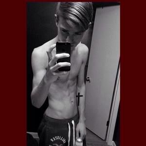 Meet your Posher, Cameron