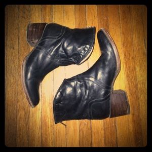 STEVE MADDEN FREEBIRD leather boot, size 8