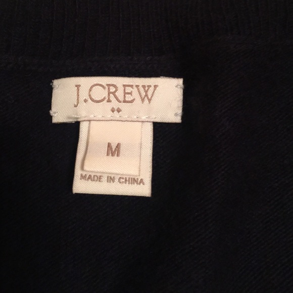 SOLD IN A BUNDLE!!!! Crew sweater - Picture 2 of 2