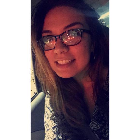 Meet your Posher, Desiree