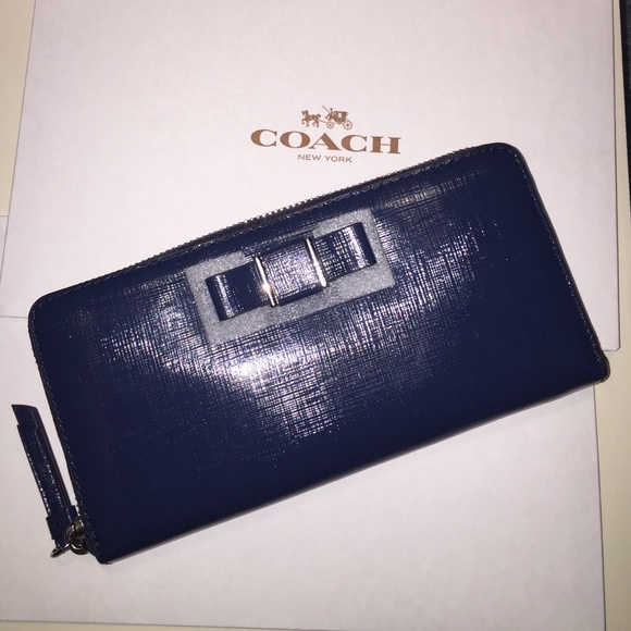 Darcy Patent Leather Bow Accordian Zip Wallet