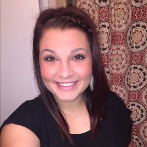 Meet your Posher, Caitlyn